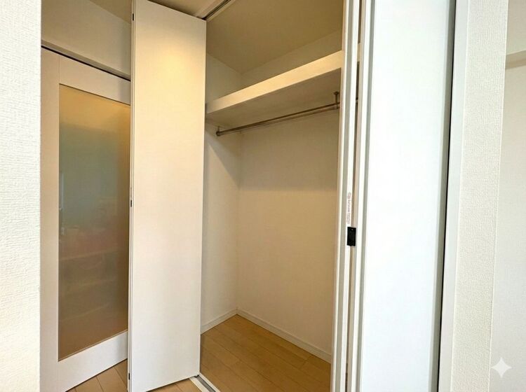 収納 居室にはクローゼットがあり、荷物もスッキリ収納して快適にお過ごしいただけます。※ＣＧ加工により空室を再現しております。