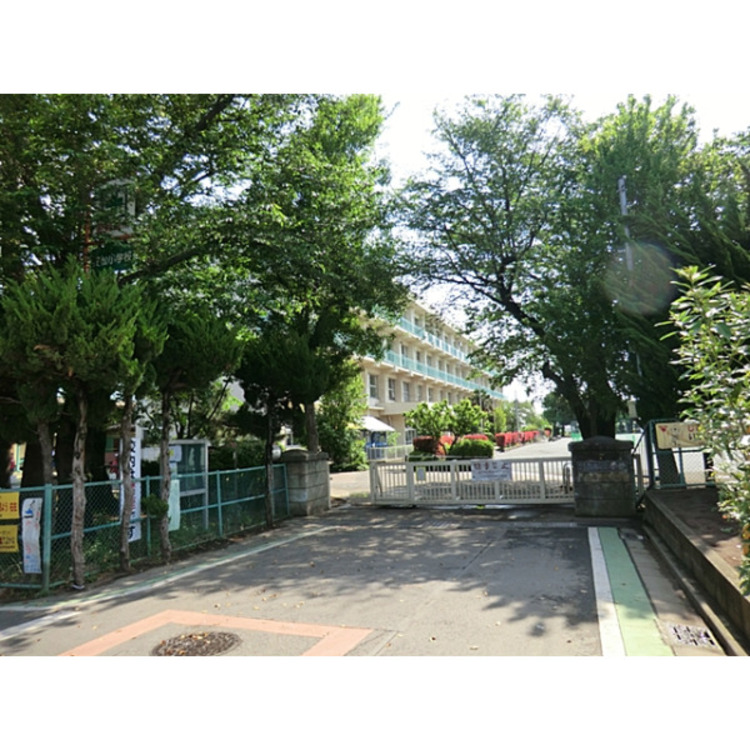 周辺 安松小学校(約830m)