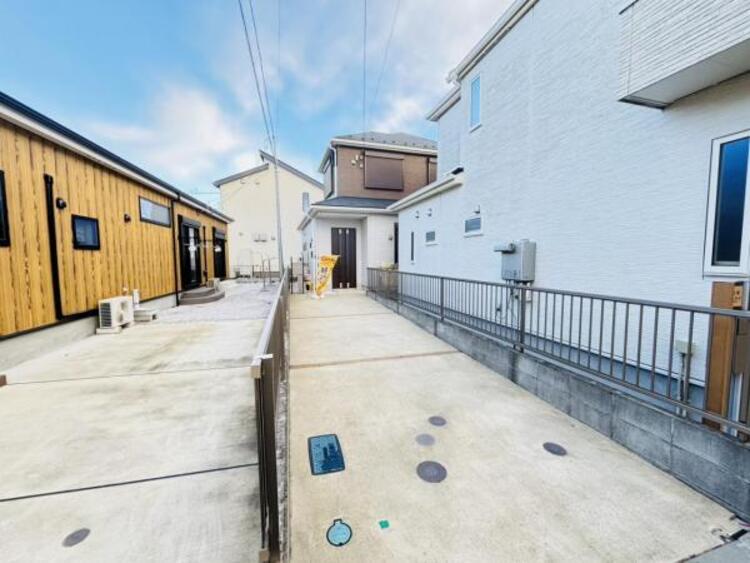 外観 街に溶けこみ美しい景観を生み出すこの邸宅は、採光や風通しまで考え抜いて造り上げました。 