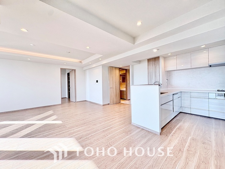 内装 お子様の面倒を見れる時間が増え時短になります。加えて手荒れも防げてしかも節水が高い為、大変人気があり重宝します。