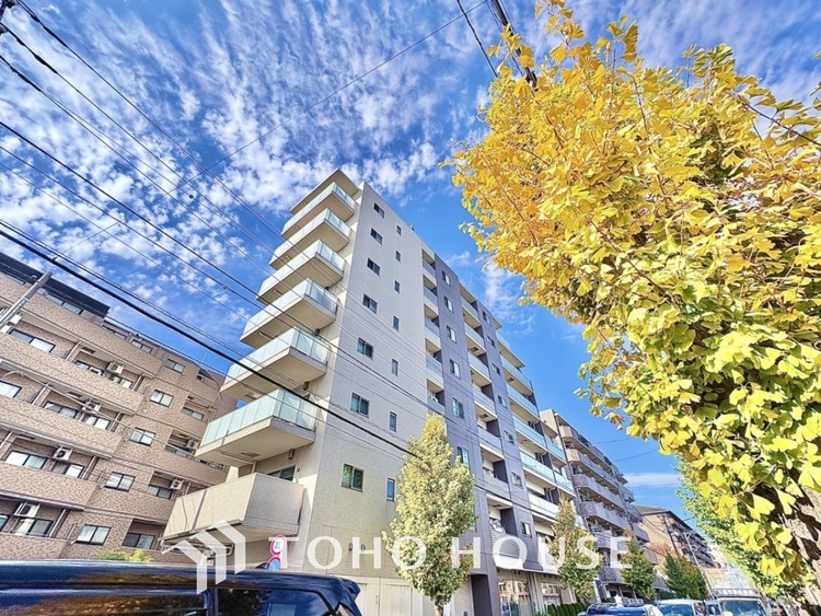 外観 漂う上質な空気感、マンションに入れば「おかえりなさい」と笑顔で迎えてくれるエントランス。最良の心配りを感じるマンションでした。