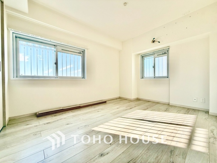 内装 ◆子供部屋◆冷涼な風、そよぐリビング。だんらんの場所はここから始まり、ここで終わる。家族の笑顔が集う素敵な場所だから、こだわり抜いた思いが詰まっているのだと思う。