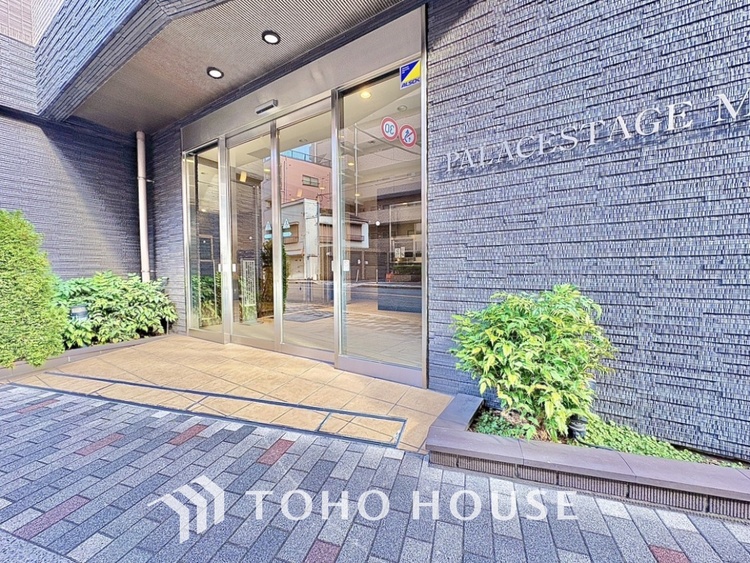 その他 ◆サンサンと◆差し込む太陽の光がこのリビングに笑いをもたらす。ソファの上のクッションがポカポカした暖気にぬくぬくと微睡んでいる。