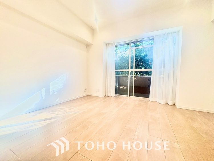 内装 【LIVING】◆扉を◆開くとこの景色。家族の”おかえり”の声が聞こえてきそう。