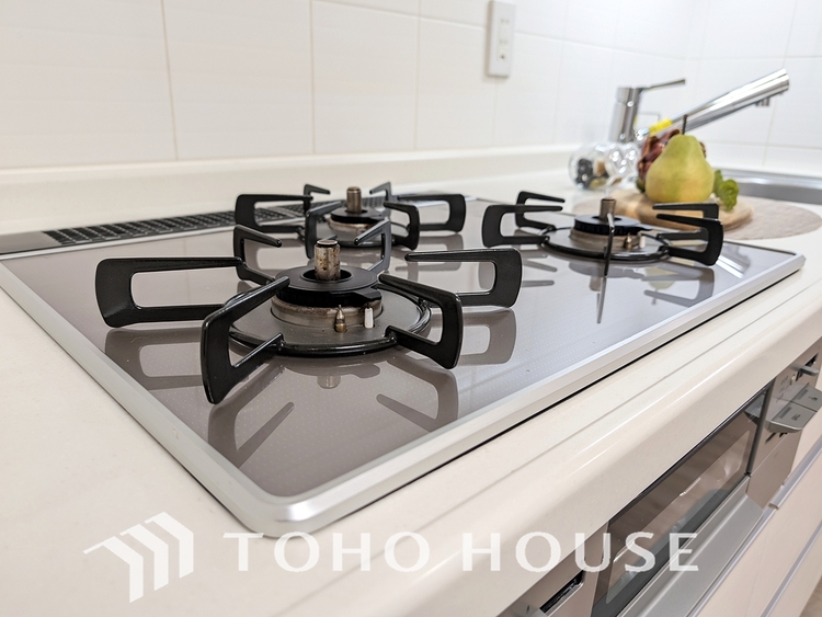 キッチン あなたの創造性を刺激する舞台。最新の機能と美しいデザインが融合し、料理の時間を至福の瞬間に変えます。