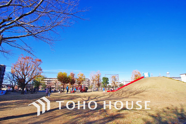 周辺 新鶴見公園　距離500m