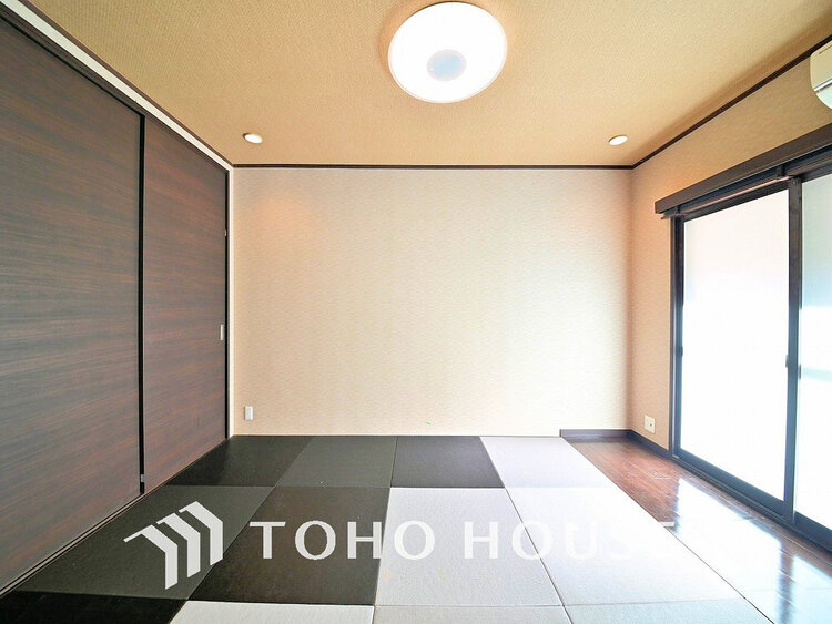 内装 1日の疲れを癒し、心地よく寛げるようゆったりとした広さをしています