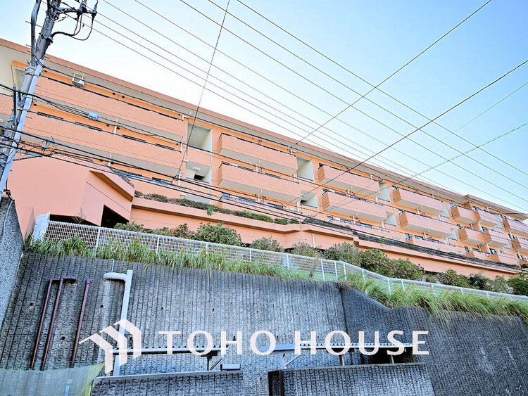 外観 〜「下永谷」駅徒歩2分の好立地〜3面バルコニー・南東向きにつき陽当り良好〜専用トランクルーム付き〜