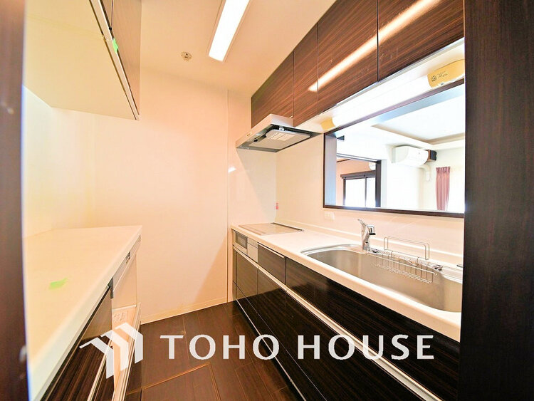 キッチン シンプルな部屋の雰囲気に溶け合うナチュラルキッチン