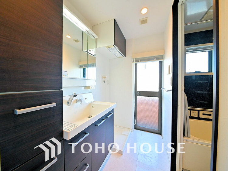 洗面 豊富な収納スペース、身支度のしやすい洗面所