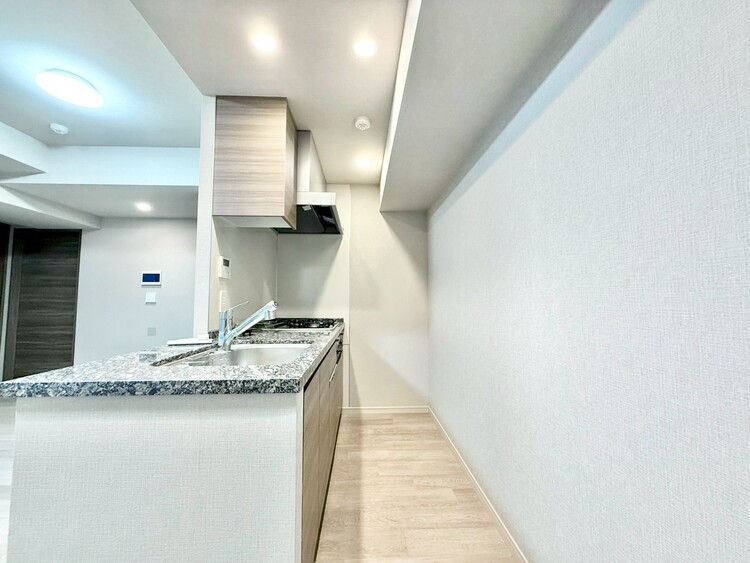 キッチン 開放感のあるキッチンスペース。調理をしながら、会話も弾みそうですね。