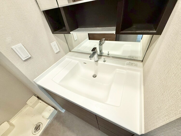 洗面 清潔感を感じられる洗面化粧台。