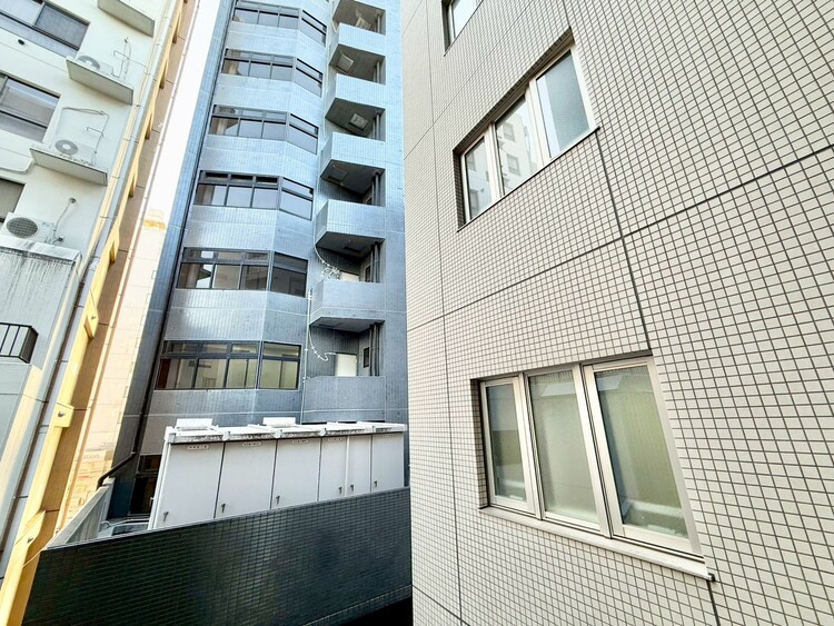 バルコニー 眺望や窓からの景色が良いと、家で過ごす時間も快適です。