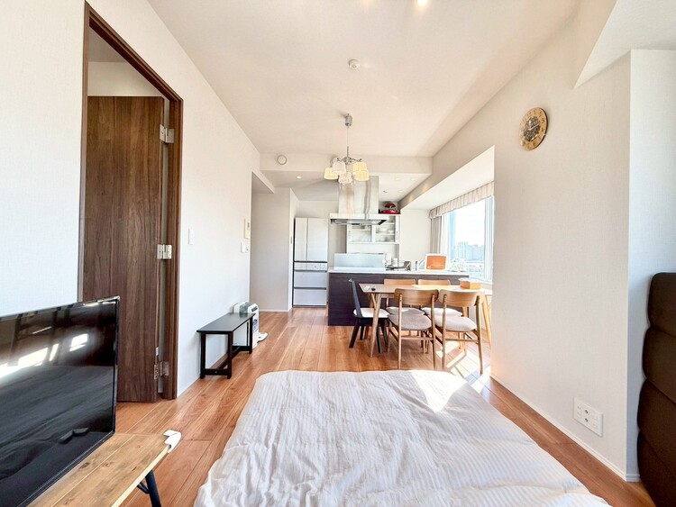 居間 シンプルな内装と偏り過ぎないデザインで統一しました。