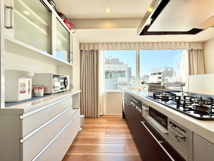 キッチン 開放感のあるキッチンスペース。調理をしながら、会話も弾みそうですね。