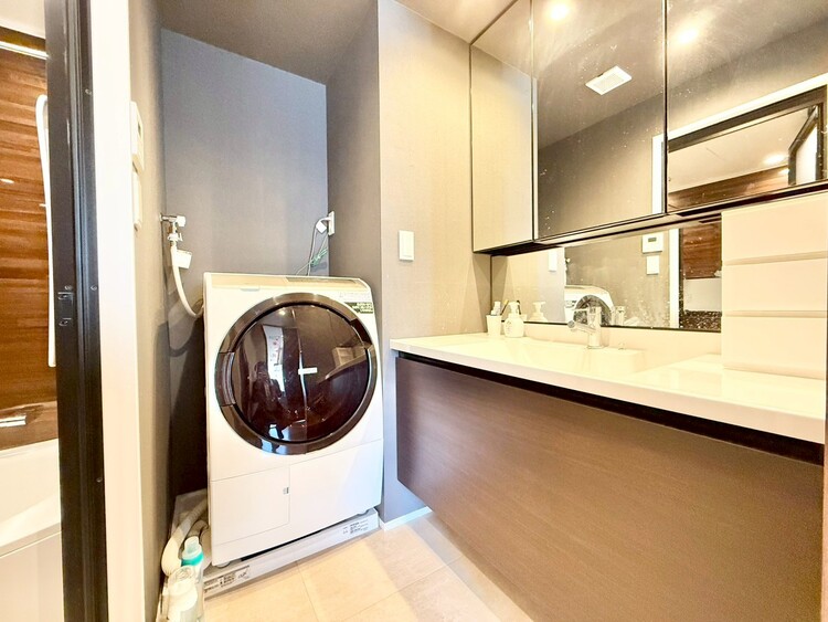 洗面 十分な広さの脱衣所。