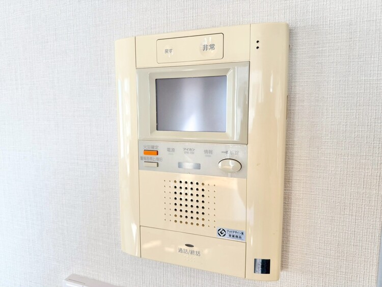 設備 誰が来てもわかる様にモニター付きインターホンを設置。