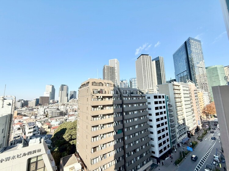 バルコニー 眺望や窓からの景色が良いと、家で過ごす時間も快適です。