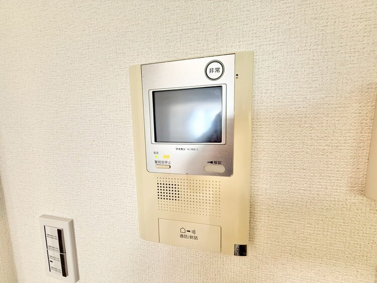 その他 誰が来てもわかる様にモニター付きインターホンを設置。