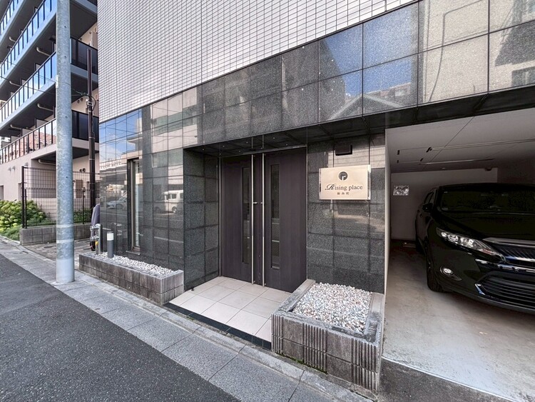 その他 上質感漂う玄関アプローチです。