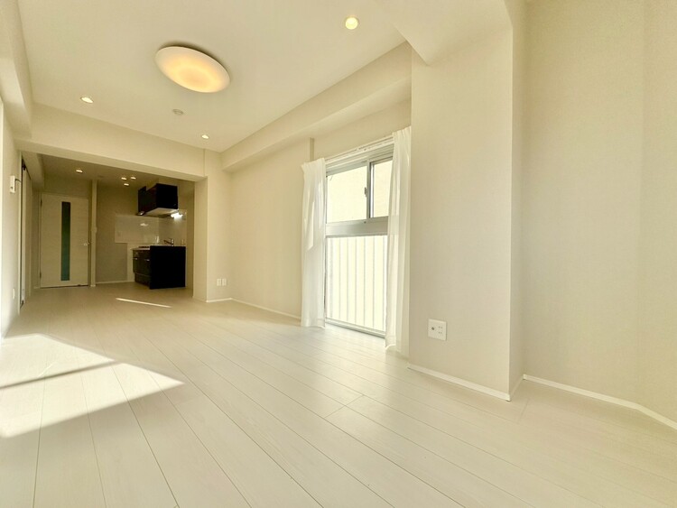 居間 伸びやかな空間のなかで、ゆったりとしたひとときを過ごせます。