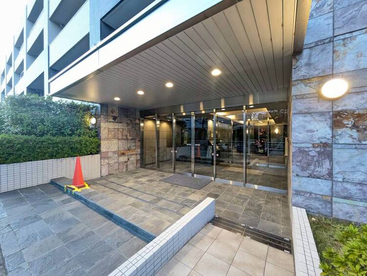 その他 上質感漂う玄関アプローチです。