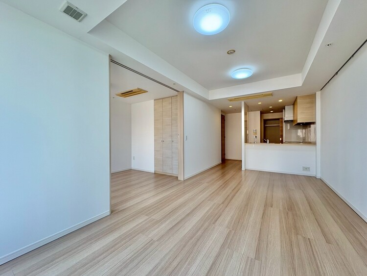 居間 伸びやかな空間のなかで、ゆったりとしたひとときを過ごせます。