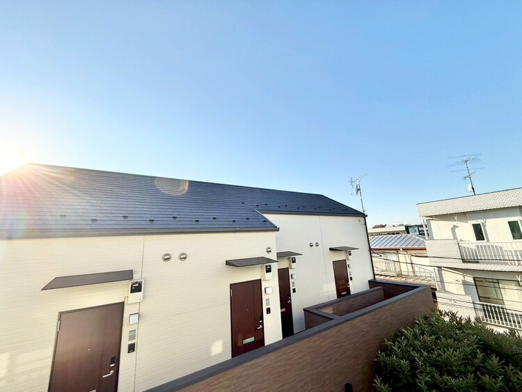 バルコニー 眺望や窓からの景色が良いと、家で過ごす時間も快適です。