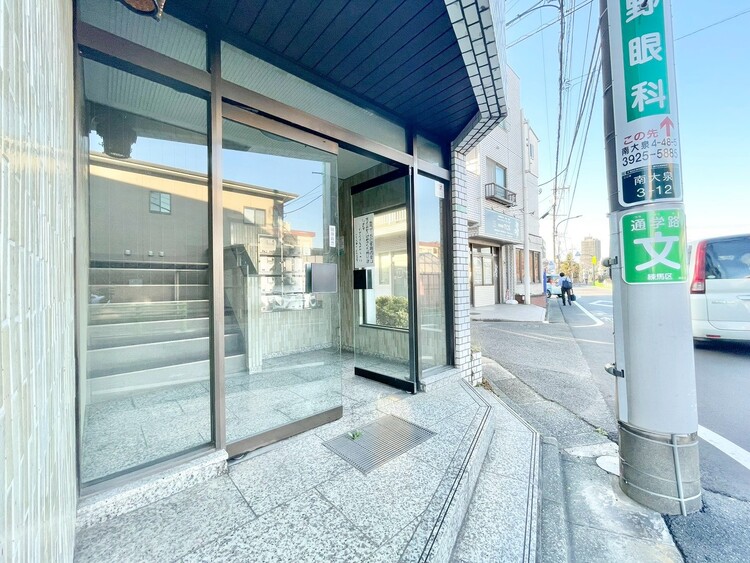 エントランス 上質感漂う玄関アプローチです。