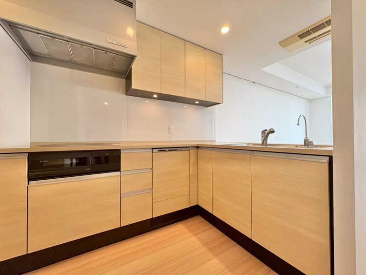 キッチン 開放感のあるキッチンスペース。調理をしながら、会話も弾みそうですね。