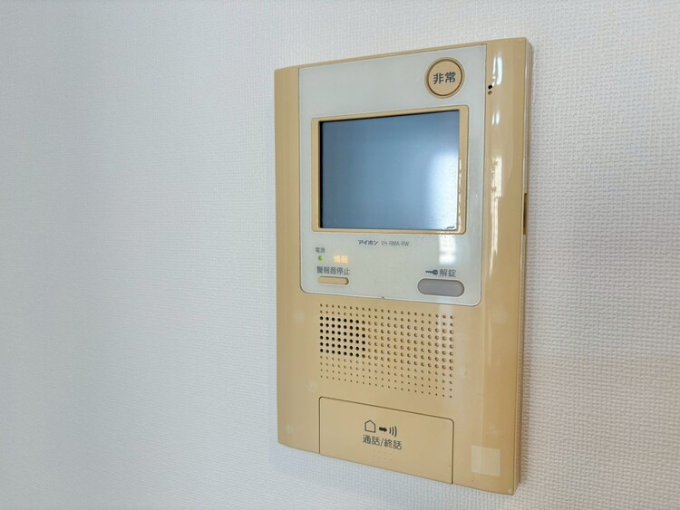 設備 誰が来てもわかる様にモニター付きインターホンを設置。