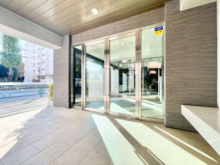 エントランス 上質感漂う玄関アプローチです。