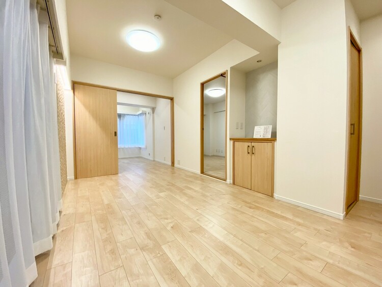 内装 【LIVING】◆住む喜び、楽しさ、感動◆を君と共有したい。いつまでもずっと家族を見渡せるこの広い空間で。