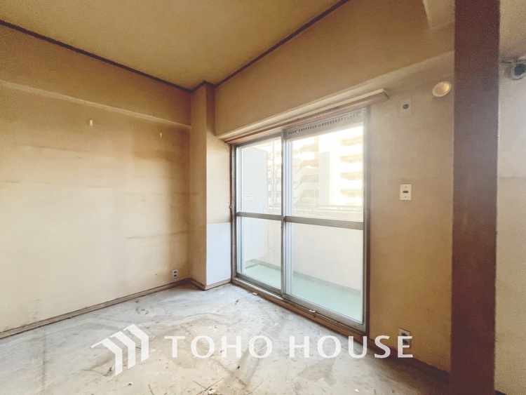 洗面 現在改装中◆快適◆煌びやかな暮らしの中にも忘れたくない快適さ。大きな収納が助けてくれます。