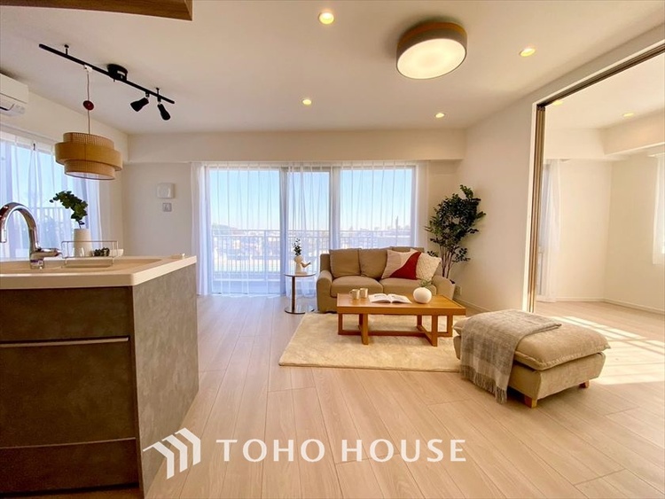 内装 【LIVING】◆Sunshine◆光が燦々と入り、いるだけで気持ちいい。「開放的でゆとりあるお部屋です。」