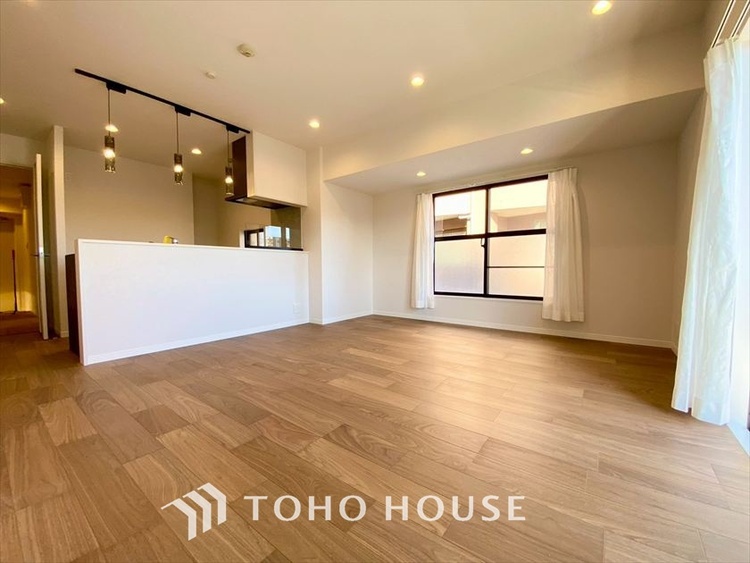 内装 【LIVING】◆Sunshine◆光が燦々と入り、いるだけで気持ちいい。「開放的でゆとりあるお部屋です。」