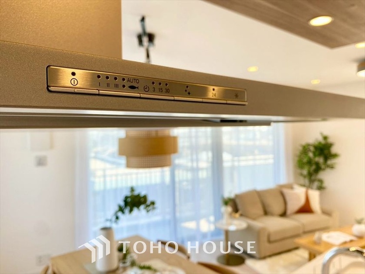 その他 【KITCHEN】◆開放的◆後片付けが楽なシステムキッチン。収納スペースの充実！