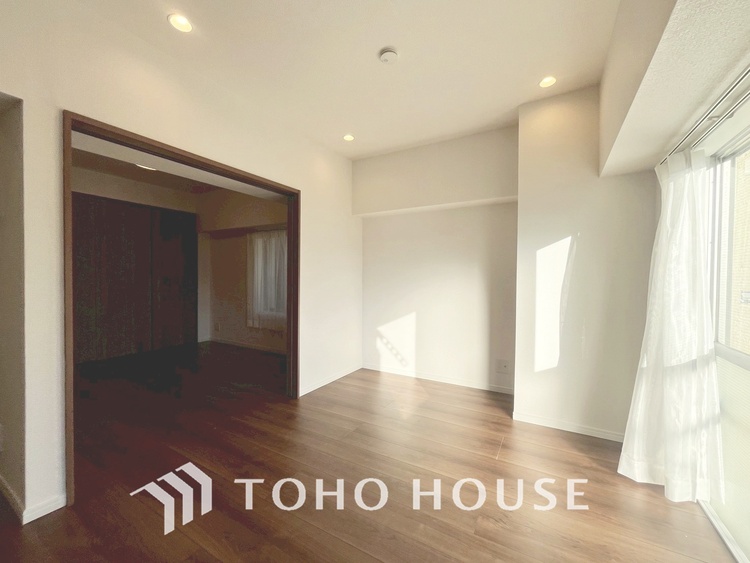 内装 【LIVING】◆眩い◆光が燦々と入り、家族の笑顔を照らす。「いつまでも続いて」と願う夢のような毎日がここにある。