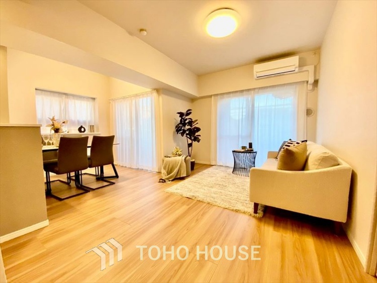 内装 【LIVING】◆煌びやか◆愛おしい家族との団欒の時間をより一層幸せなものに感じさせる煌びやかなLDK。輝かしい毎日が待っています。