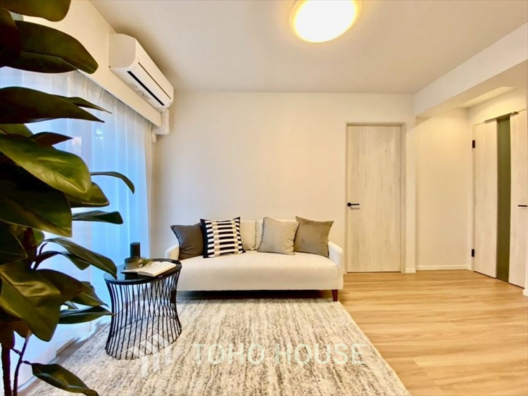 内装 【LIVING】◆扉を◆開くとこの景色。家族の”おかえり”の声が聞こえてきそう。