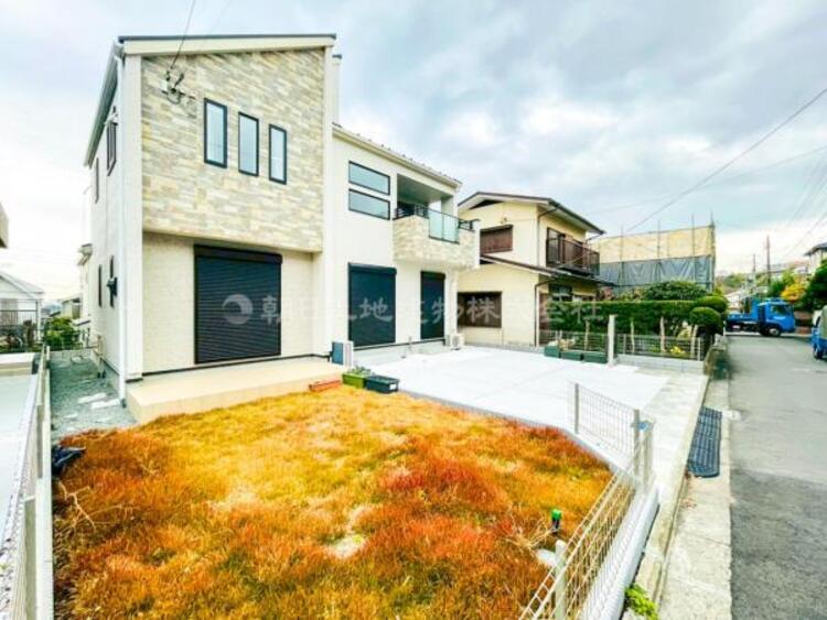 外観 周辺環境とのコラボレーションにより明るく開放的な空間！落ち着いたお洒落な外観で機能的な生活！