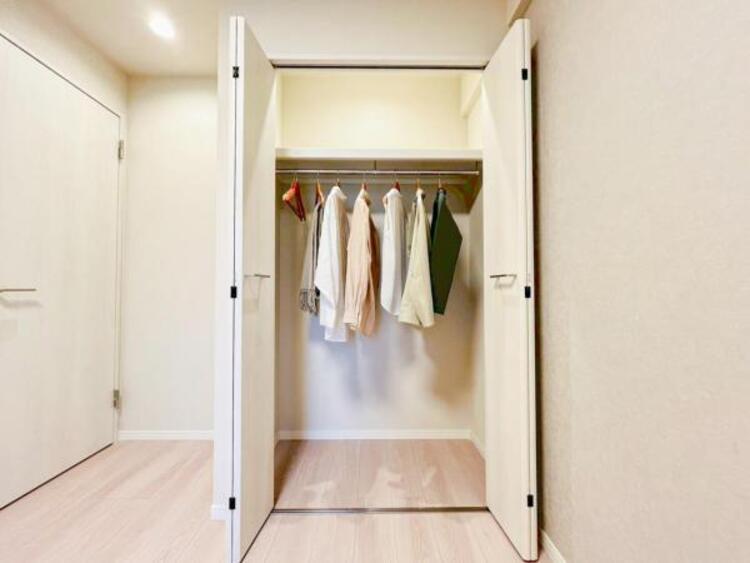 内装 自分の時間を充実させながら心豊かにできるプライベート空間！！穏やかな寛ぎを届ける仕様のゆとりある居室。個室のお部屋が欲しいという要望に応える設計で、過ごす時間が長くてもゆったり落ち着いて過ごせそう！！ 