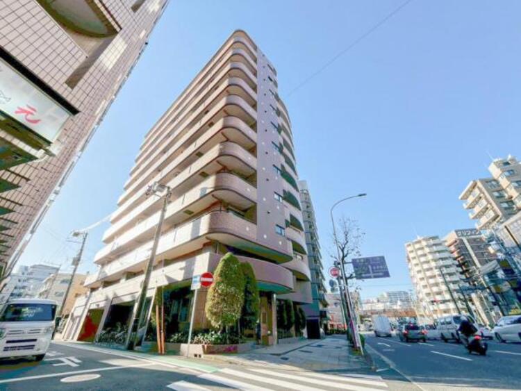 外観 住みやすさとデザイン性を両立させた欲張りな住宅が登場しました　相反しがちなことが相互作用でより良質に！本物だけが表現することができる質の高い機能美はよきものをつなげた古くからの伝統と最新技術の結晶です																			 