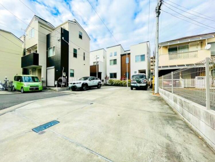 外観 【外観】低層の一戸建を中心とした街並が続き周辺は陽当り良好！採光や開放性に恵まれた住環境となります！ 
