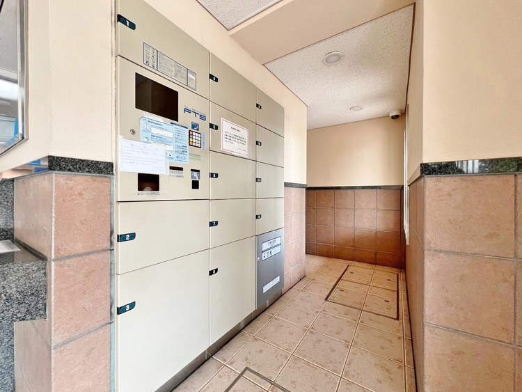 設備 留守時に便利な宅配ボックスを完備。