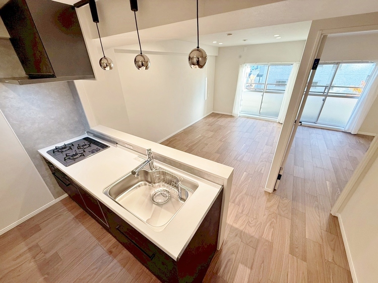 居間 快適に過ごす毎日を求めて、暮らしの中でご自身の「マイホーム」に創り上げてください。