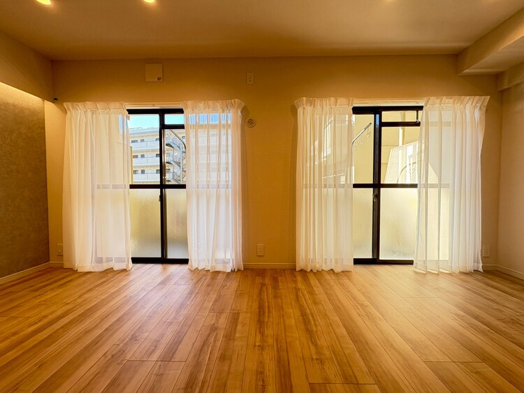 居間 居心地の良い空気感は、暮らしのステージを彩り、心からのやすらぎと満足感を与えてくれます。