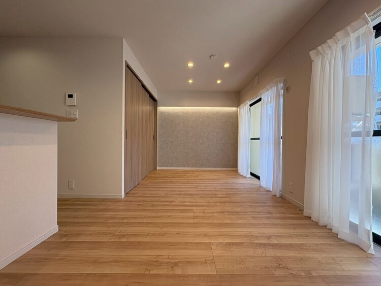 居間 快適に過ごす毎日を求めて、暮らしの中でご自身の「マイホーム」に創り上げてください。