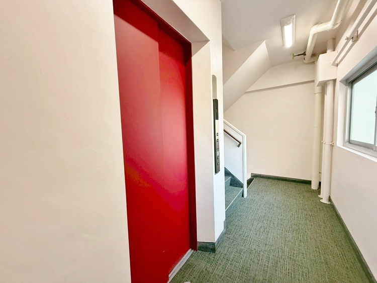 設備 エレベーターの管理も、きちんと行き届いてます。