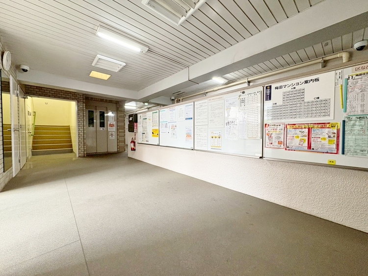 エントランス エントランス内部は、管理が行き届き清潔な共有スペースとなっています。